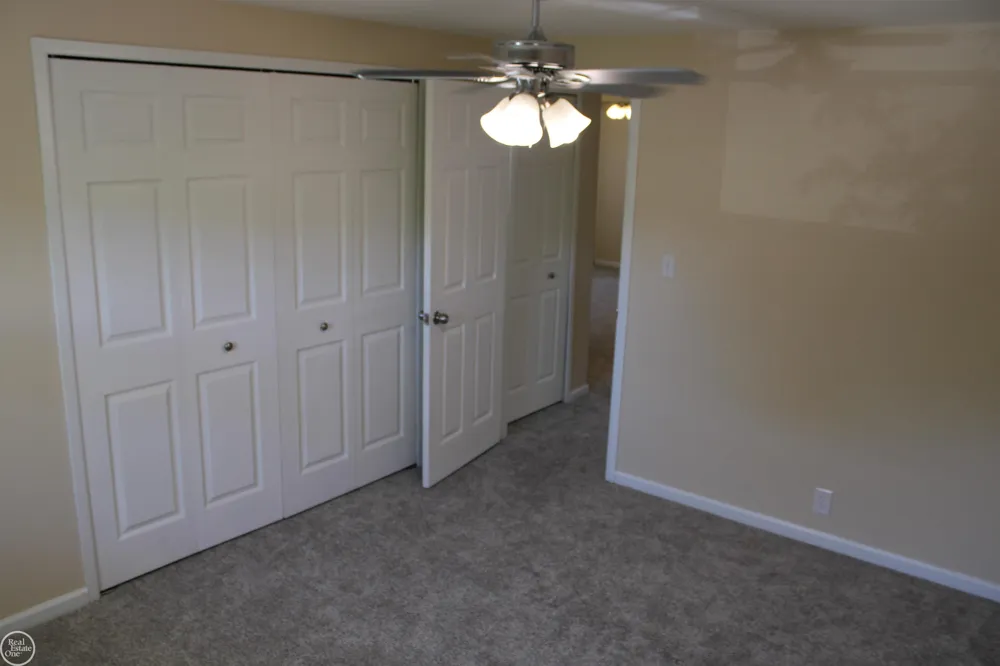 45731 Kensington Street Utica City, MI 48317