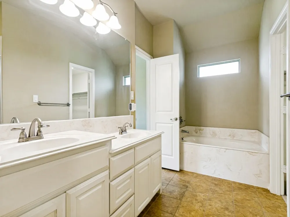 4009 Kensington Drive Sanger, TX 76266