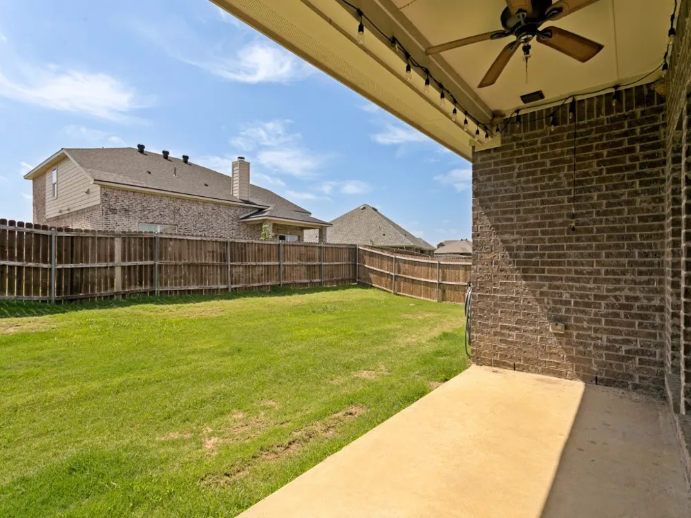 4009 Kensington Drive Sanger, TX 76266