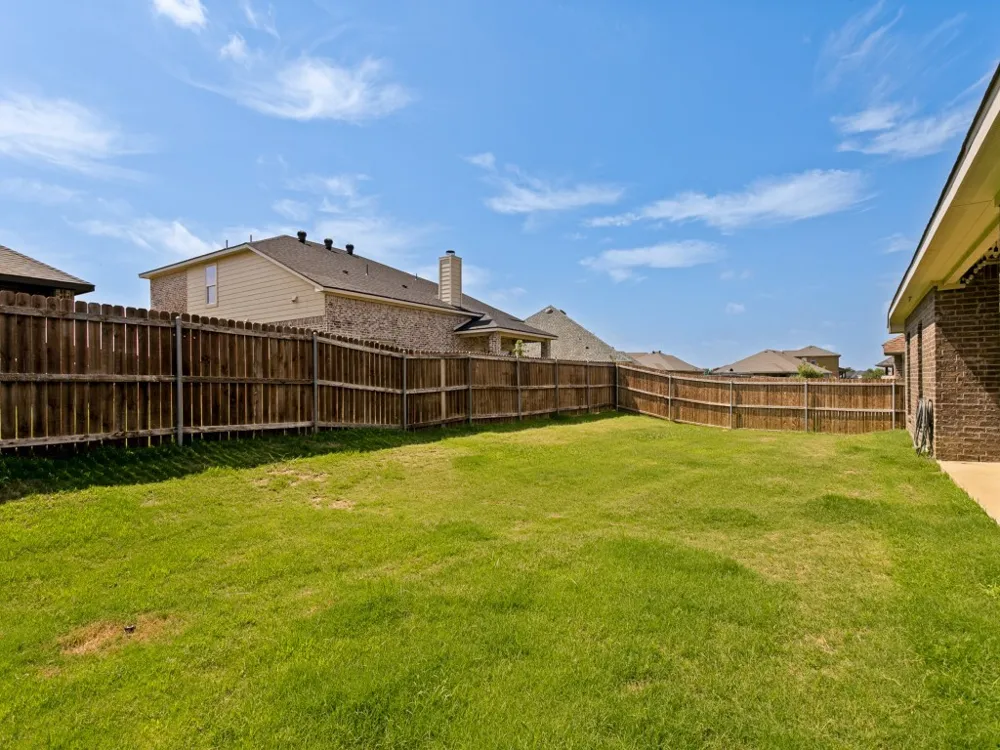 4009 Kensington Drive Sanger, TX 76266