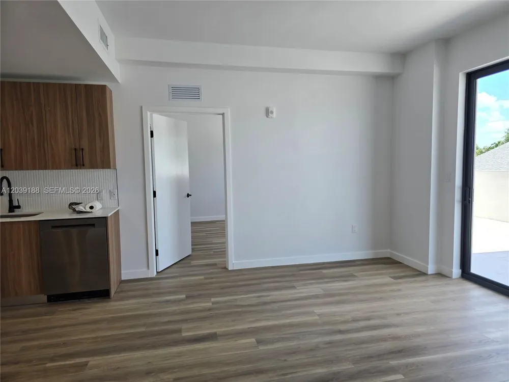 2233 Fillmore St #201 Hollywood, FL 33020