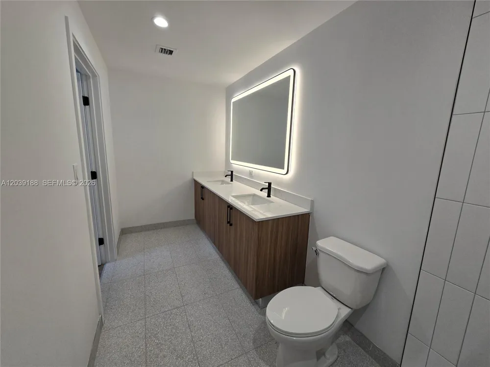 2233 Fillmore St #201 Hollywood, FL 33020