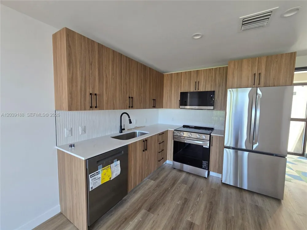 2233 Fillmore St #201 Hollywood, FL 33020