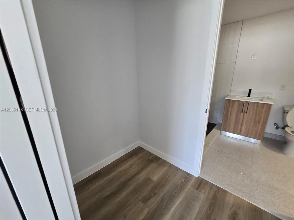 2233 Fillmore St #201 Hollywood, FL 33020