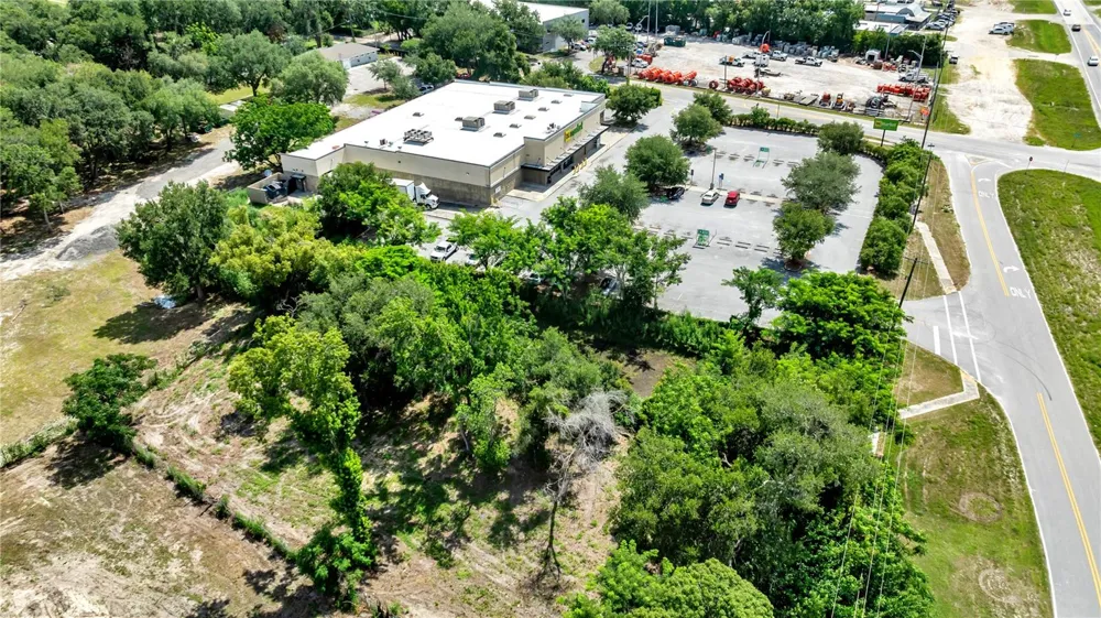 9924 ROCKHILL ROAD Thonotosassa, FL 33592