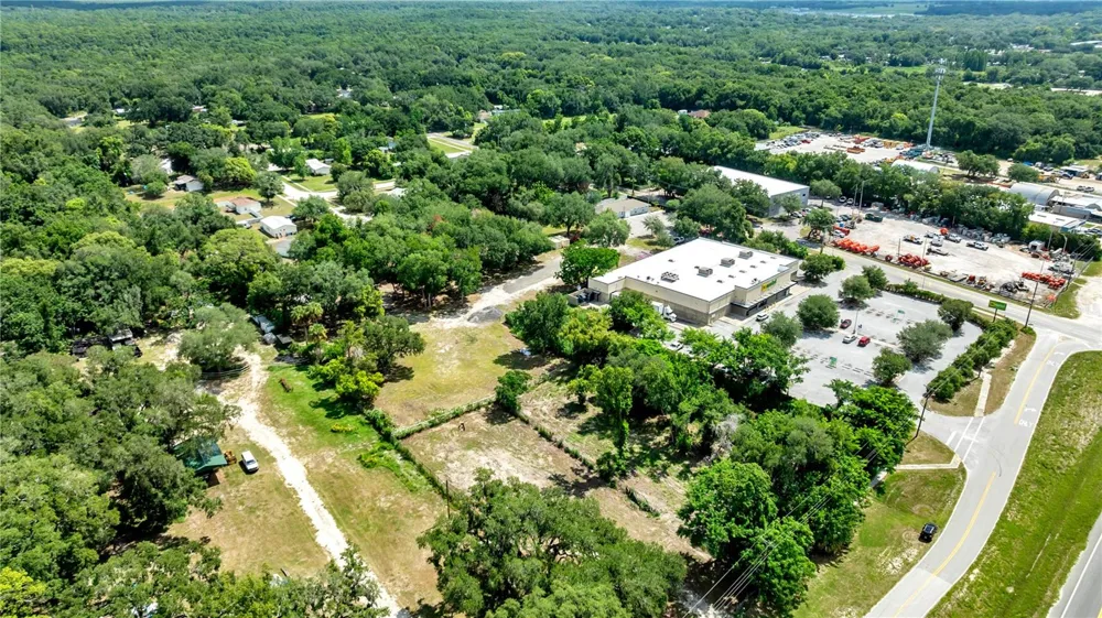 9924 ROCKHILL ROAD Thonotosassa, FL 33592