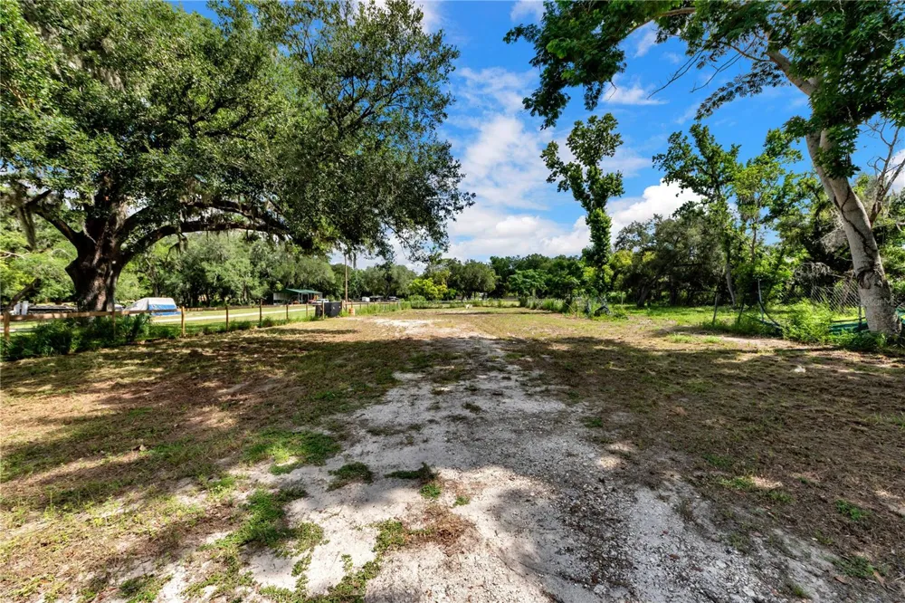9924 ROCKHILL ROAD Thonotosassa, FL 33592