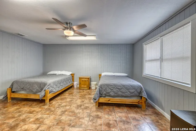 100 Pineview Concan, TX 78838