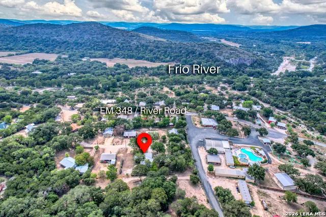 100 Pineview Concan, TX 78838