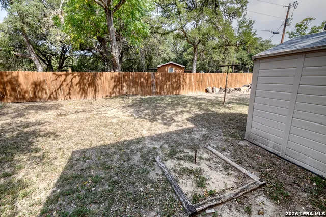 100 Pineview Concan, TX 78838