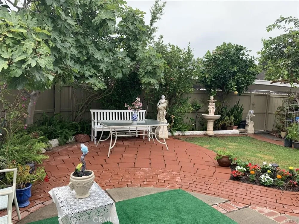 28 Timber Run #129 Irvine, CA 92614