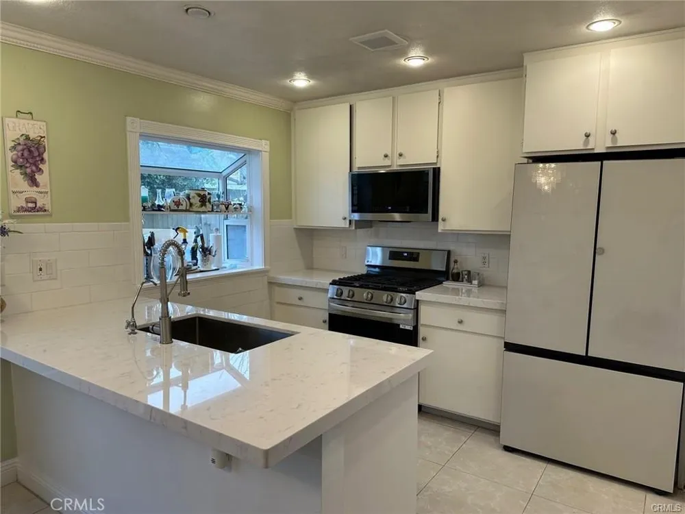 28 Timber Run #129 Irvine, CA 92614