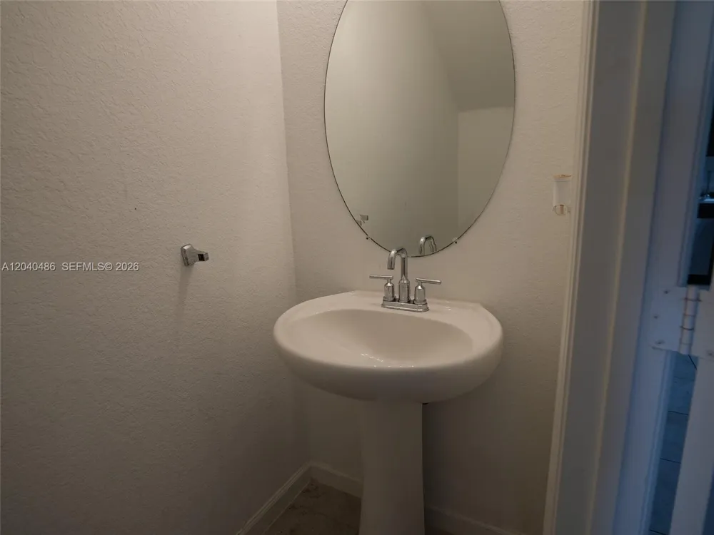 4037 NW 10th Pl Lauderhill, FL 33313