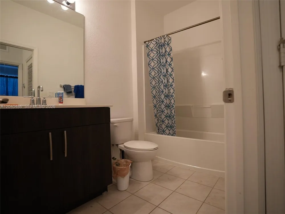 4037 NW 10th Pl Lauderhill, FL 33313