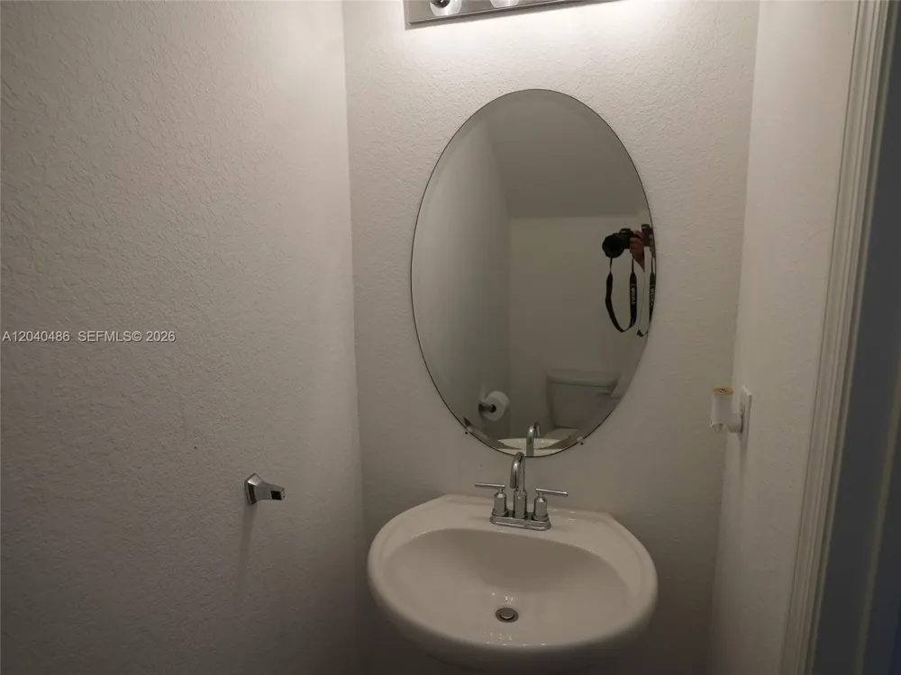 4037 NW 10th Pl Lauderhill, FL 33313