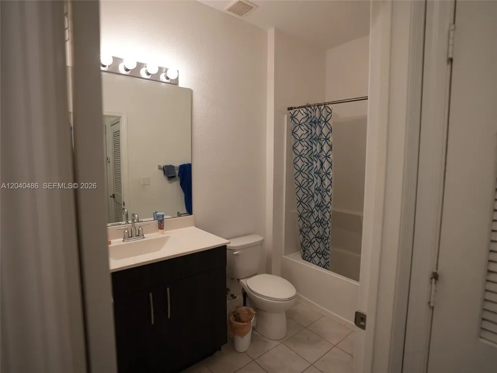 4037 NW 10th Pl Lauderhill, FL 33313