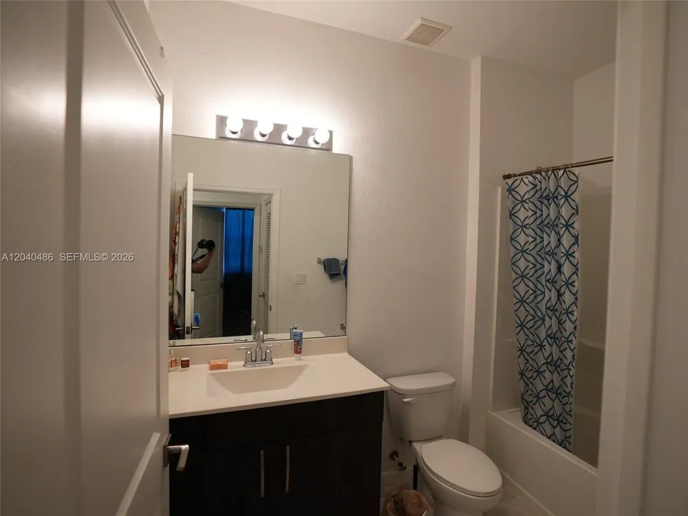4037 NW 10th Pl Lauderhill, FL 33313