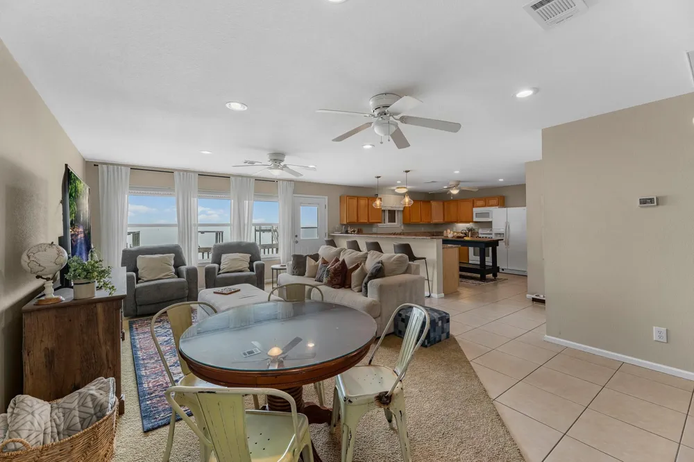 211 Captains Road Anahuac, TX 77514
