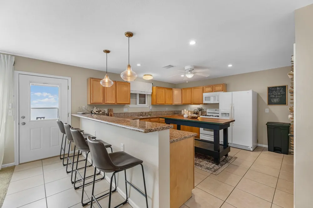 211 Captains Road Anahuac, TX 77514