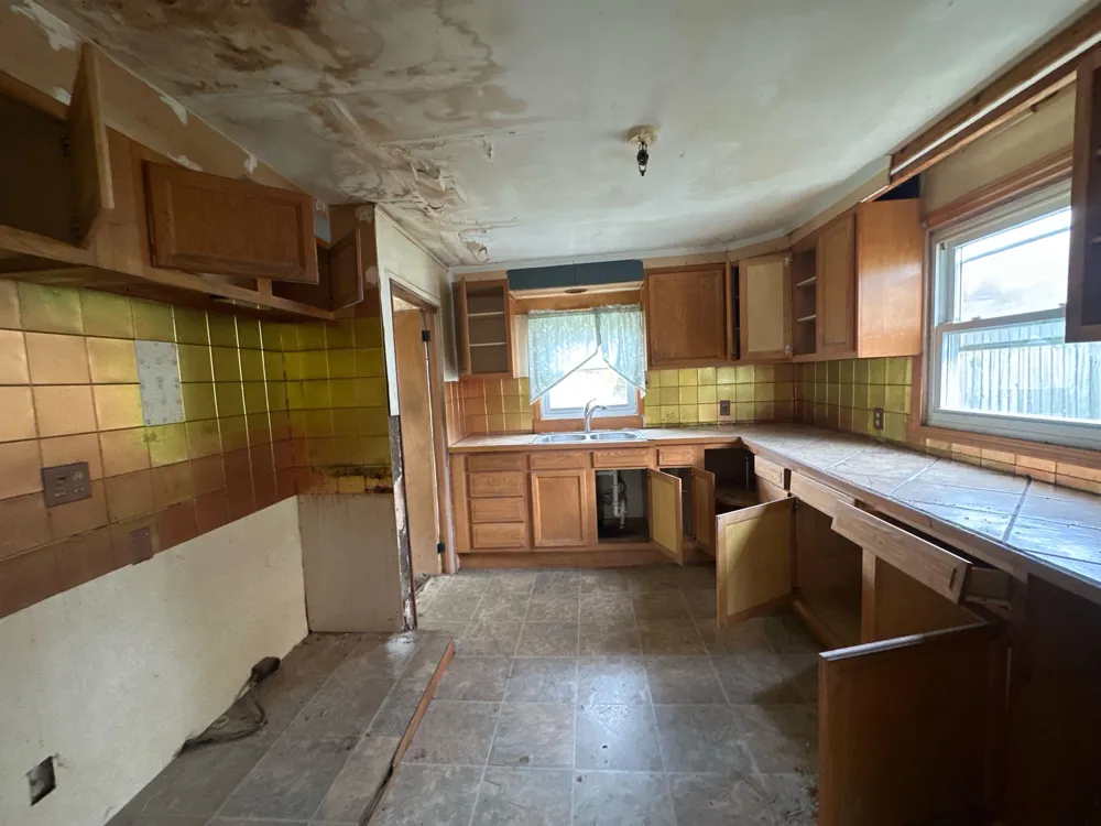 490 4th Street Benton Harbor City, MI 49022