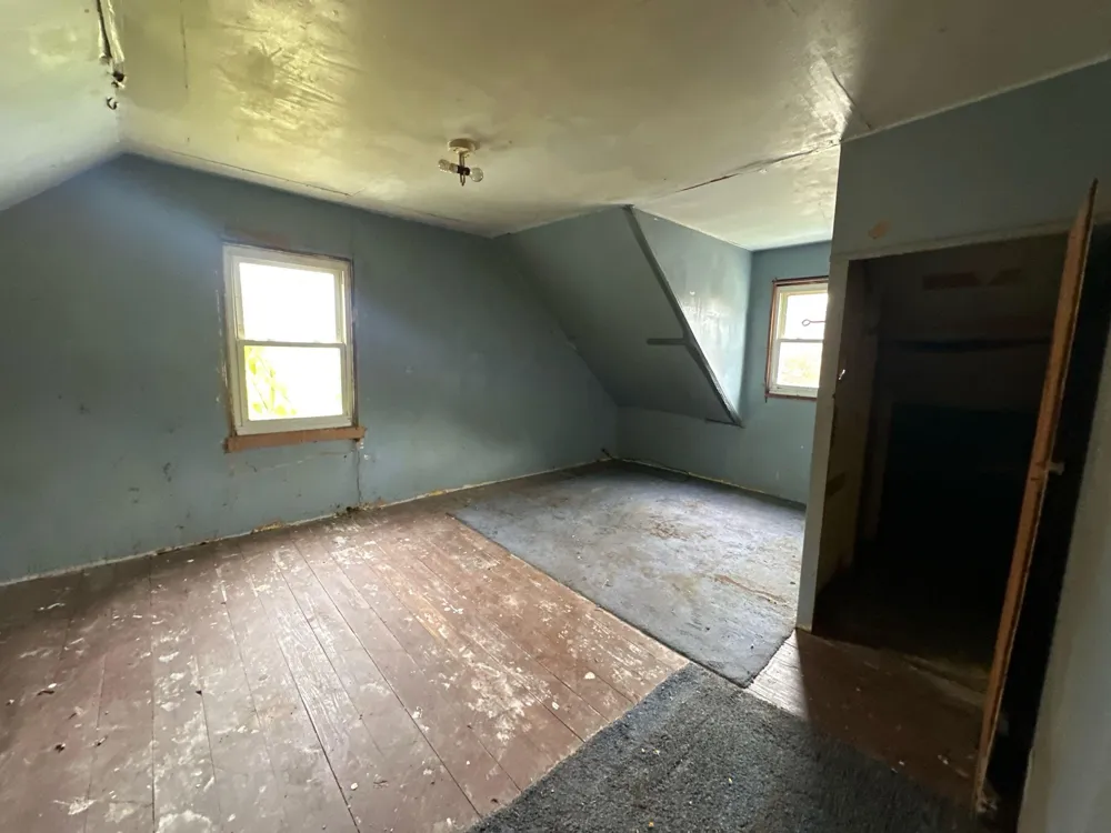 490 4th Street Benton Harbor City, MI 49022