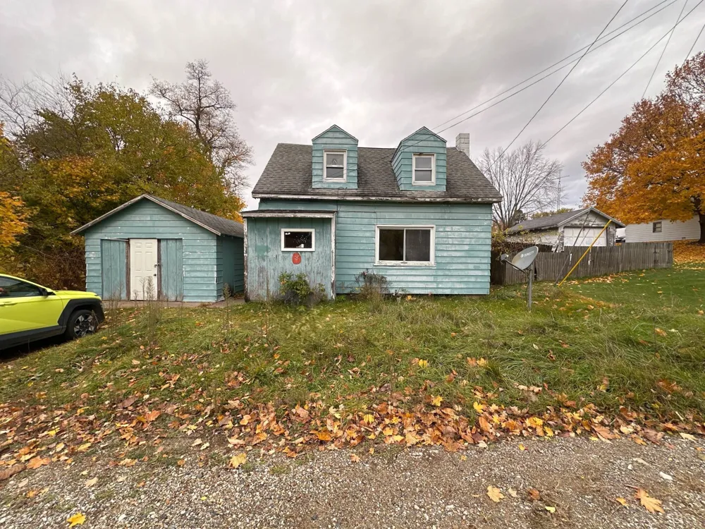 490 4th Street Benton Harbor City, MI 49022