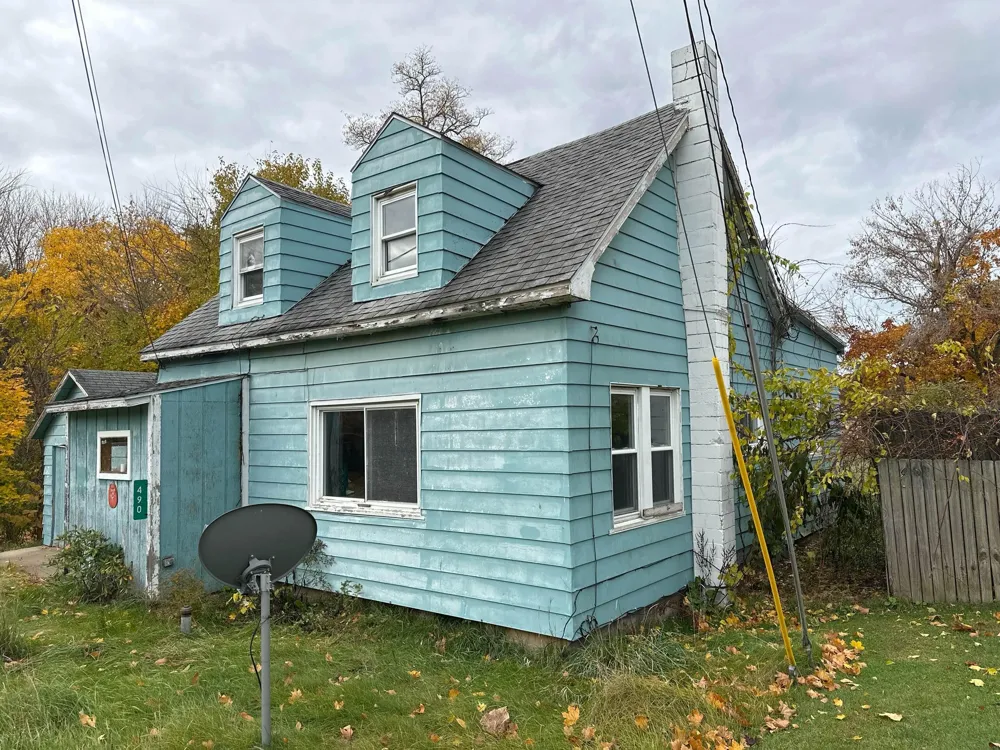 490 4th Street Benton Harbor City, MI 49022