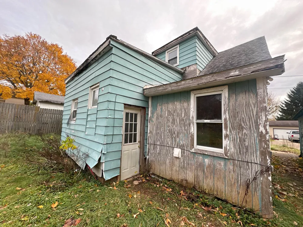 490 4th Street Benton Harbor City, MI 49022