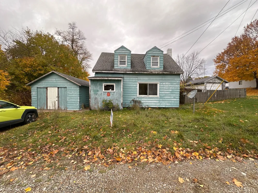 490 4th Street Benton Harbor City, MI 49022