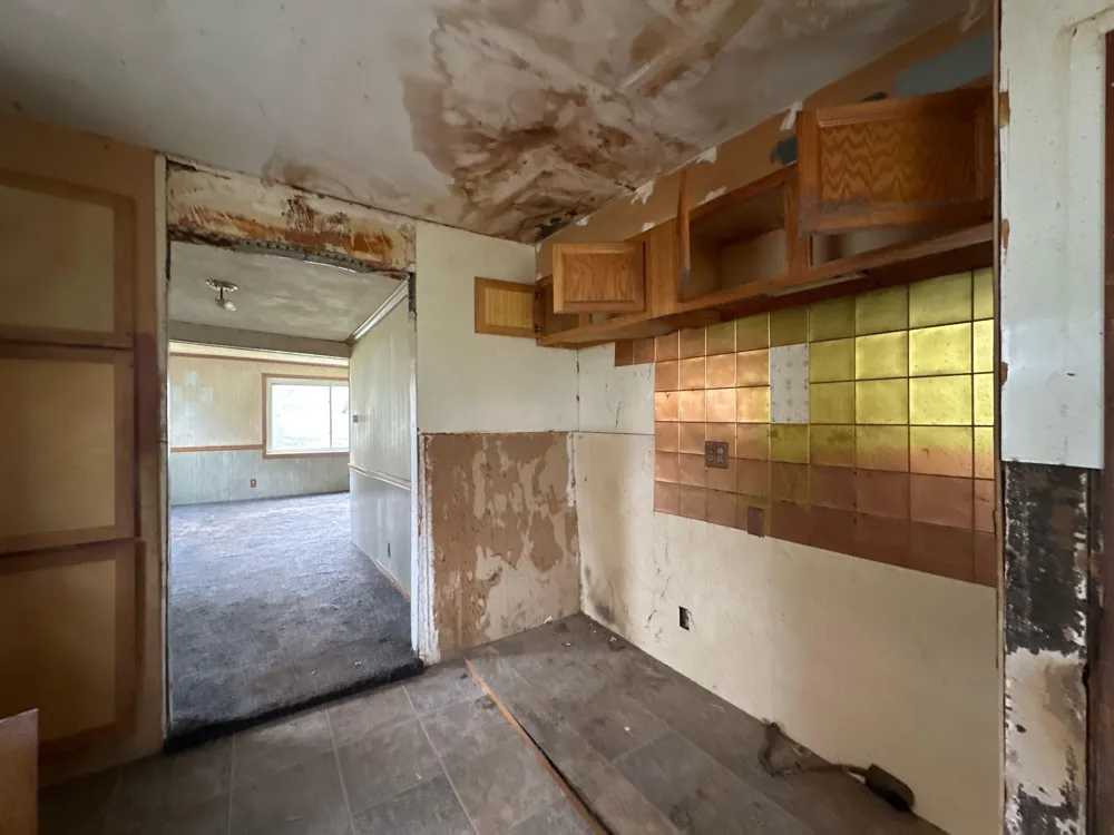490 4th Street Benton Harbor City, MI 49022