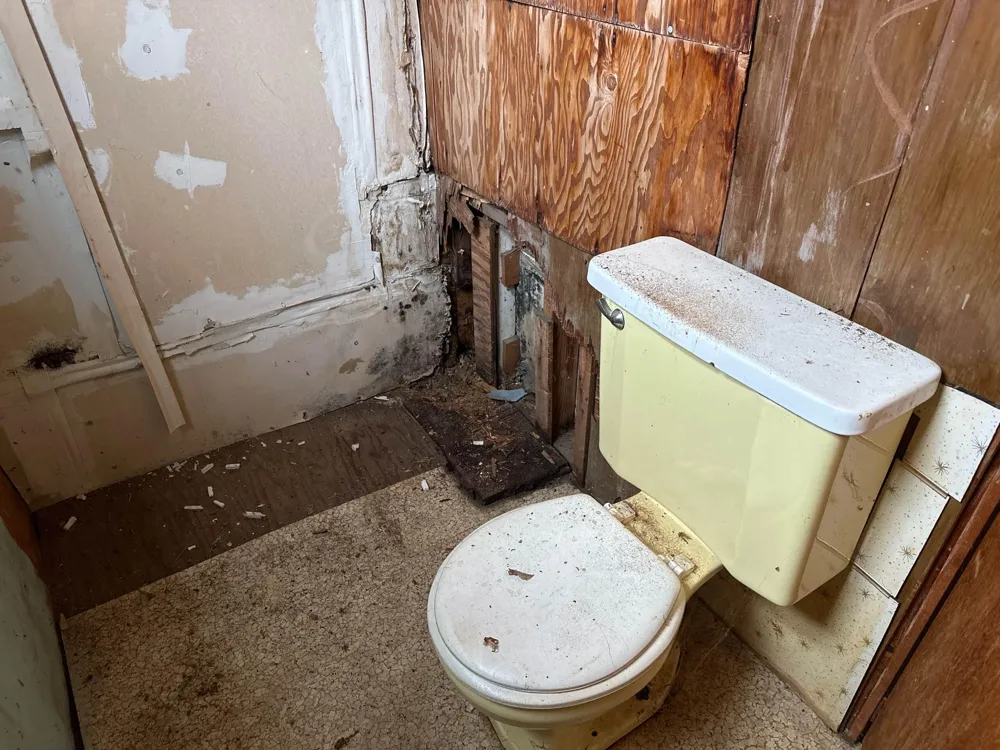 490 4th Street Benton Harbor City, MI 49022