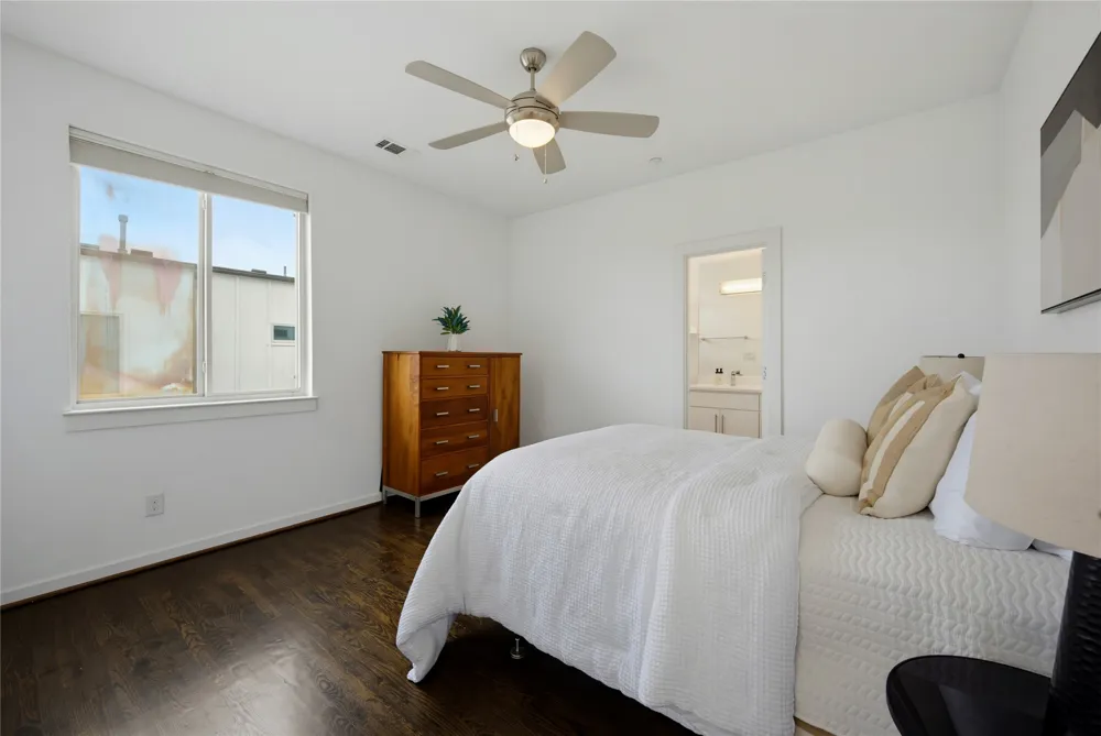 1915 Summit Avenue #1 Dallas, TX 75206