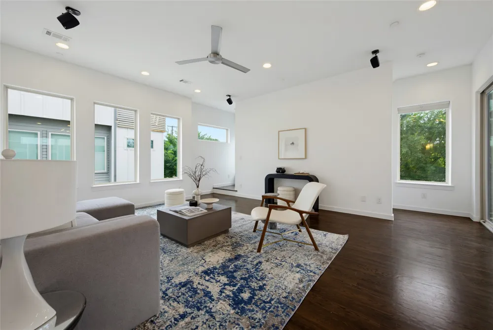 1915 Summit Avenue #1 Dallas, TX 75206