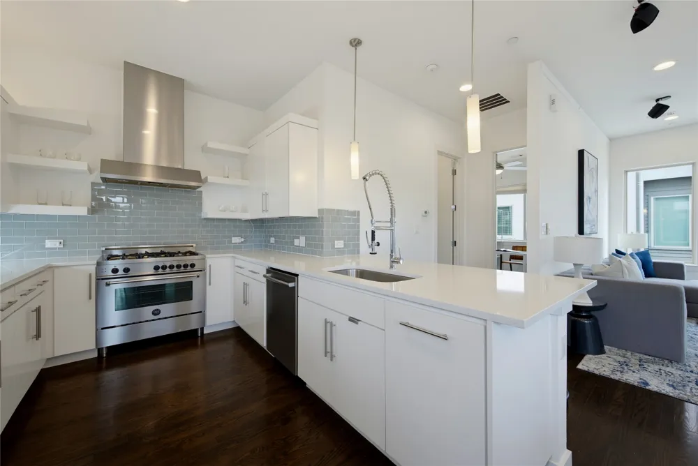 1915 Summit Avenue #1 Dallas, TX 75206