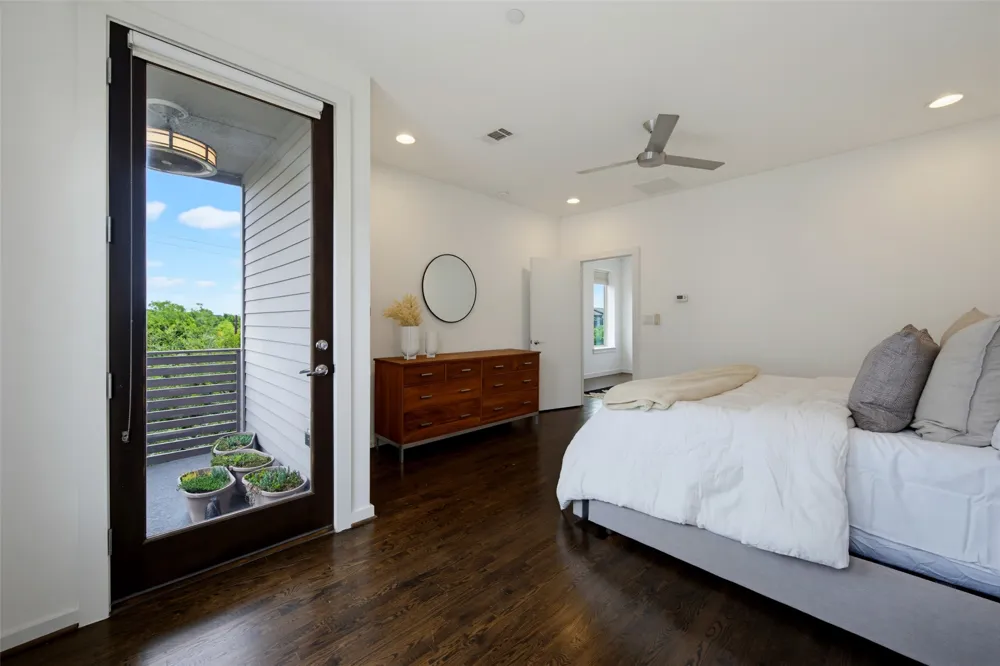 1915 Summit Avenue #1 Dallas, TX 75206