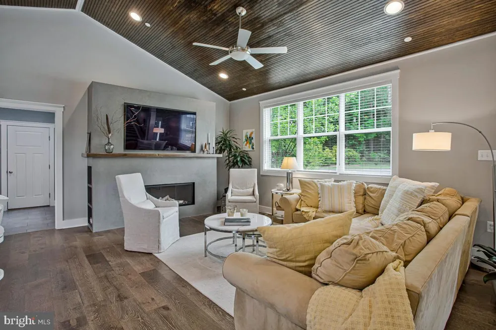 2978 VALLEY VIEW ROAD Annapolis, MD 21401
