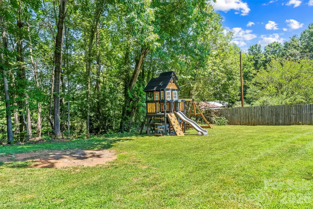 118 Hoover Street NW Lenoir, NC 28645