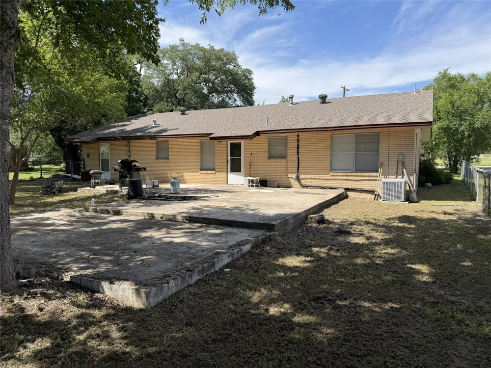 650 W Vaughan Street Bertram, TX 78605