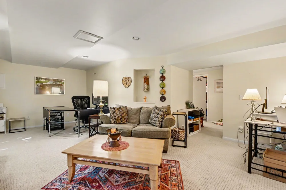 2424 E Collier Avenue SE Kentwood City, MI 49546