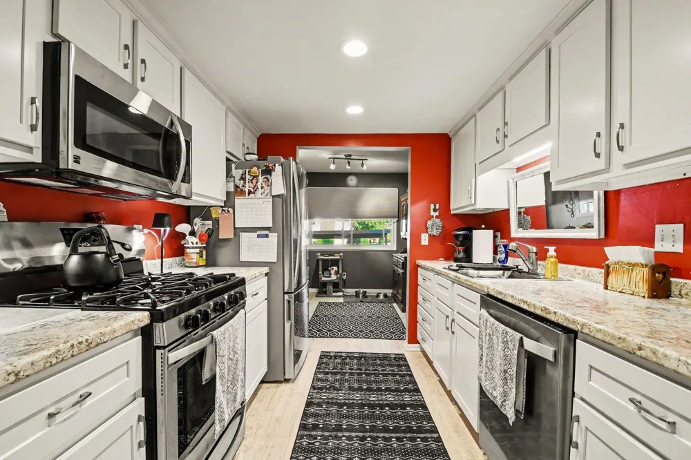 2424 E Collier Avenue SE Kentwood City, MI 49546