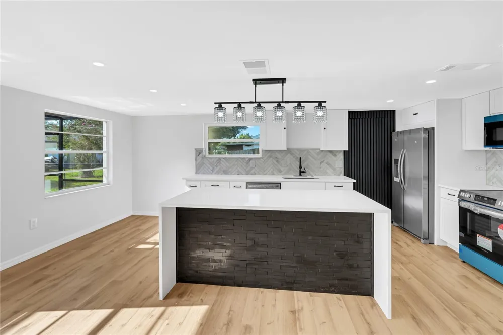 4603 ATLANTIC AVENUE Sarasota, FL 34233