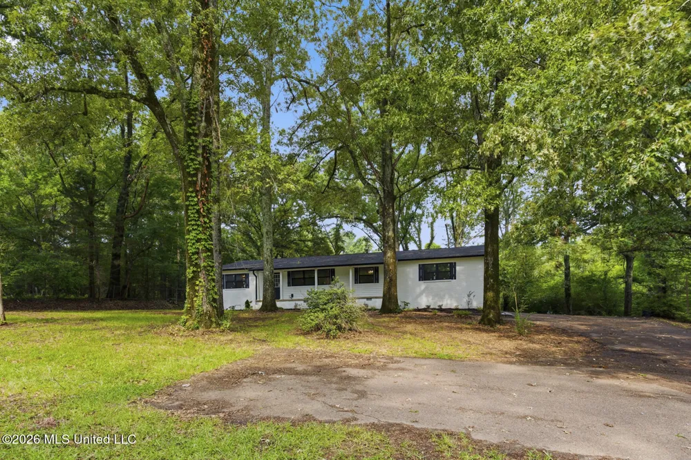 10917 Highway 27 Utica, MS 39175