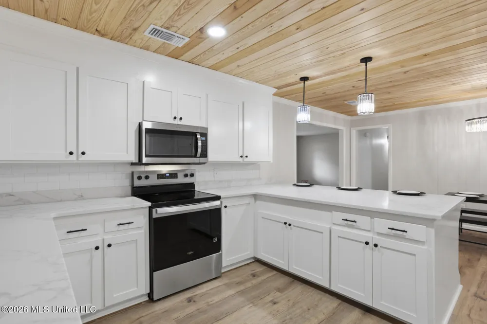 10917 Highway 27 Utica, MS 39175