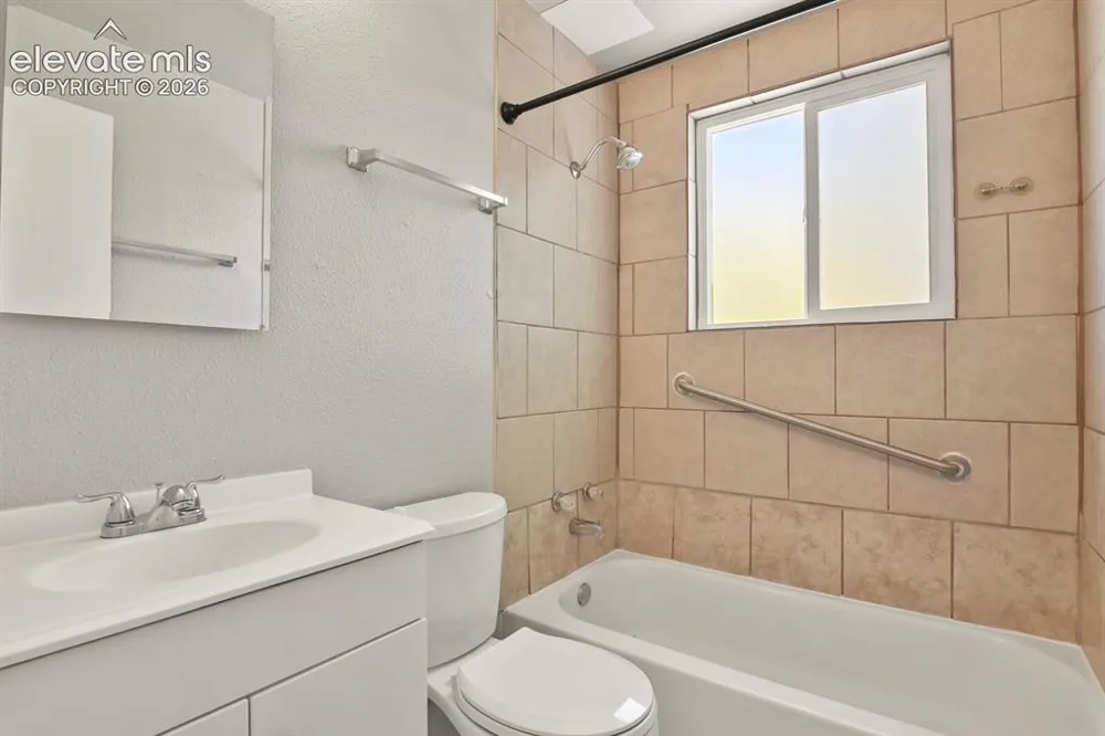 1165 Chiricahua Loop Colorado Springs, CO 80915