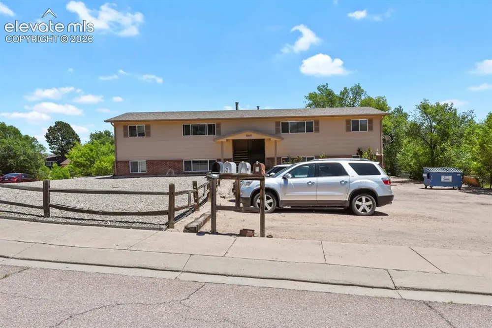 1165 Chiricahua Loop Colorado Springs, CO 80915