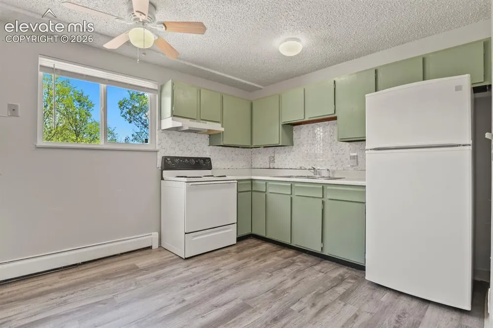 1165 Chiricahua Loop Colorado Springs, CO 80915