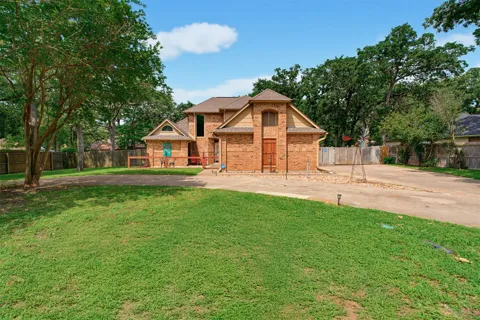 711 Brazos Avenue