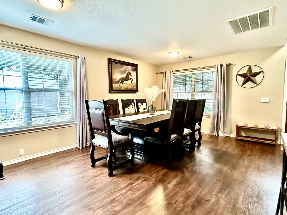 817 Tapestry Cove Pflugerville, TX 78660