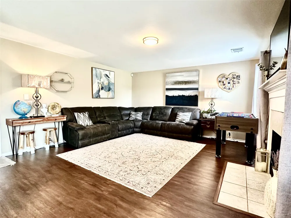 817 Tapestry Cove Pflugerville, TX 78660