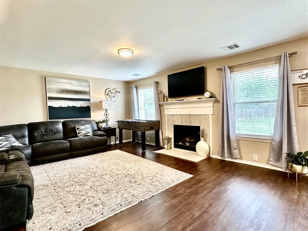 817 Tapestry Cove Pflugerville, TX 78660